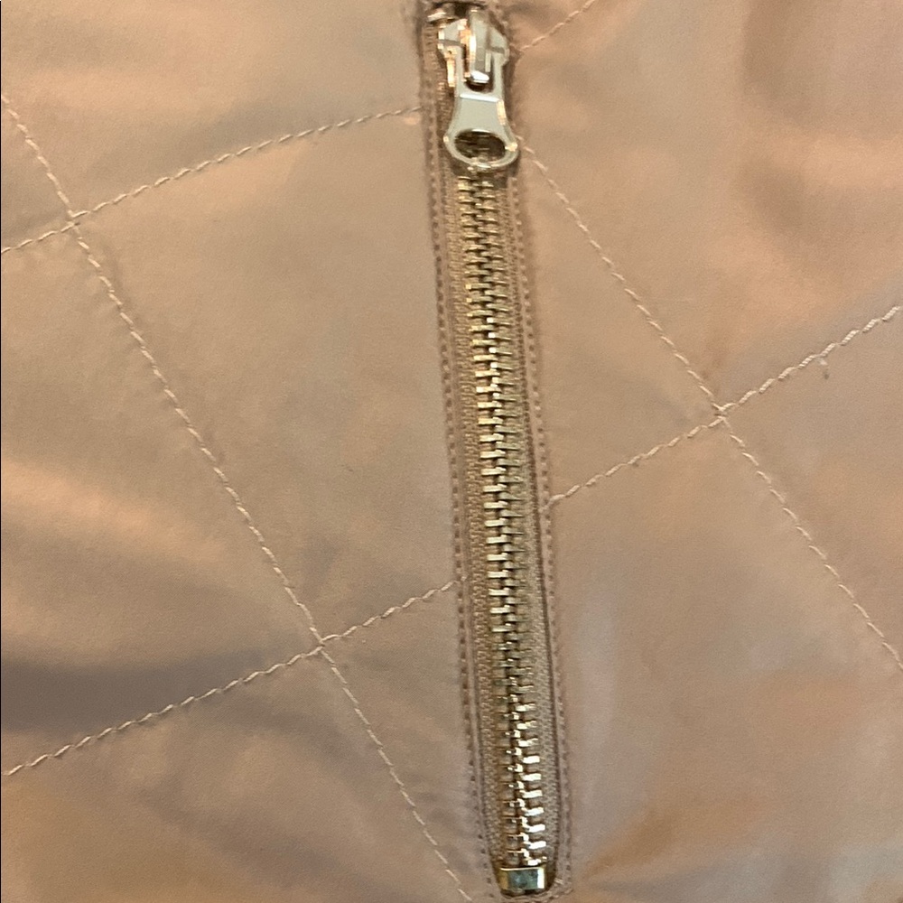 Women's White Sherpa Vest - Picture 5 of 7